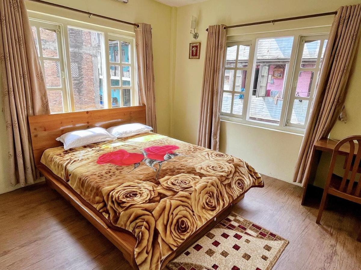 Rooftop Studio And 2Bhk Apartments In Kathmandu'S Most Happening Place Bagian luar foto